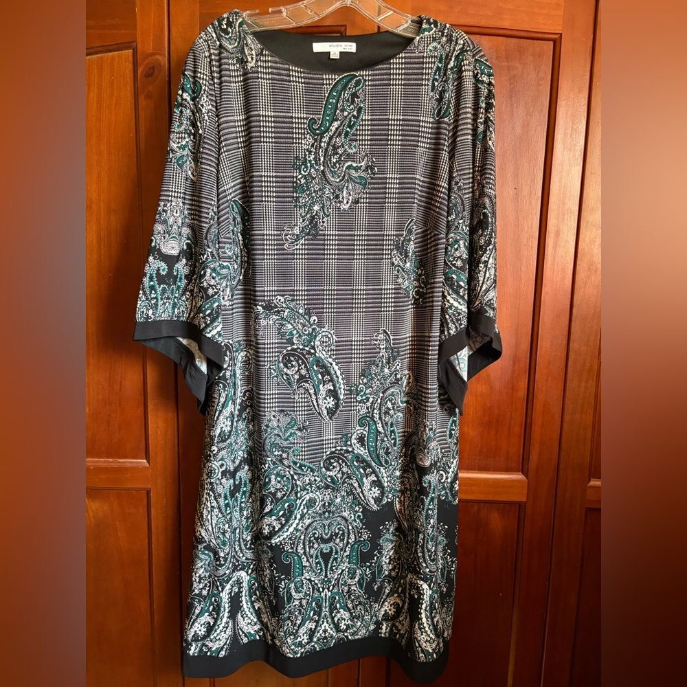 Studio One Black and Green Patterned Dress #1479
